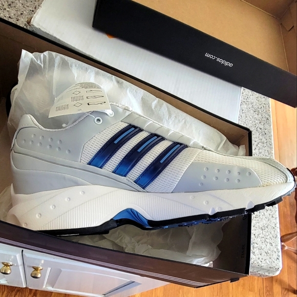 FIRM PRICE ADIDAS Running Shoes New old stock NWT 9 - Picture 2 of 4